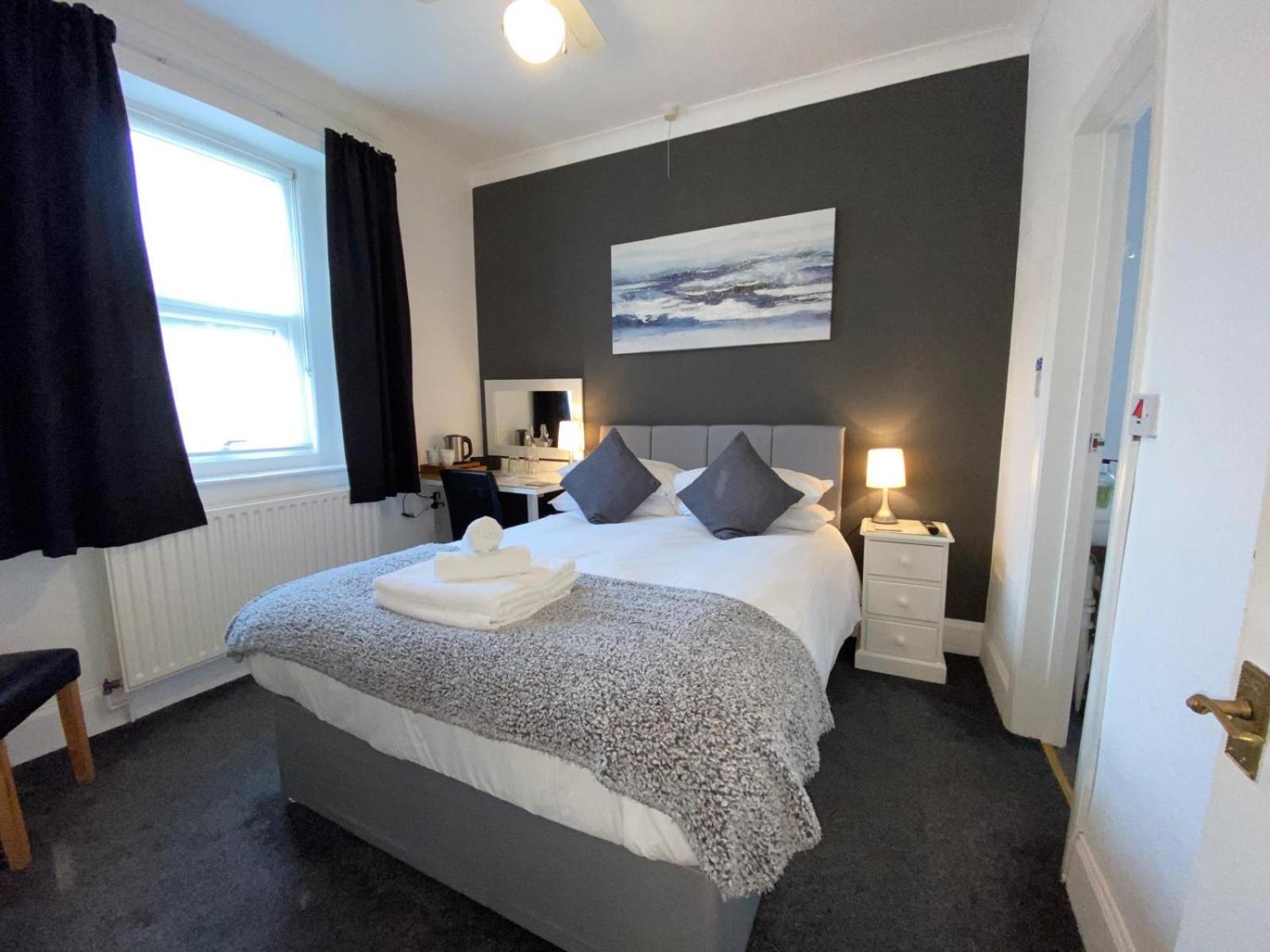 Heathcliff House B&B Exclusively For Adults Free Large Carpark Torquay Bagian luar foto