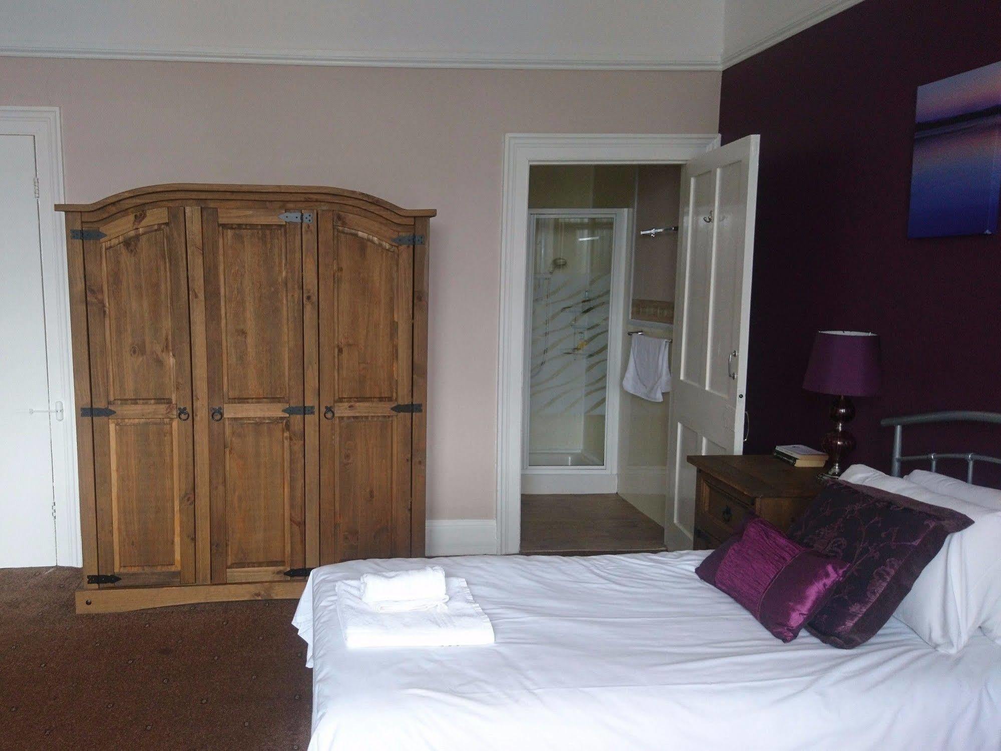 Heathcliff House B&B Exclusively For Adults Free Large Carpark Torquay Bagian luar foto